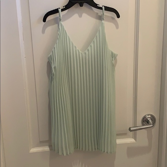 a new day Tops - Mint green v neck top